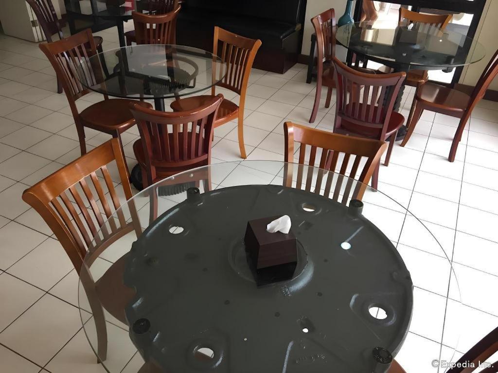 埃尔哈希恩德罗私人酒店 伊洛伊洛 外观 照片